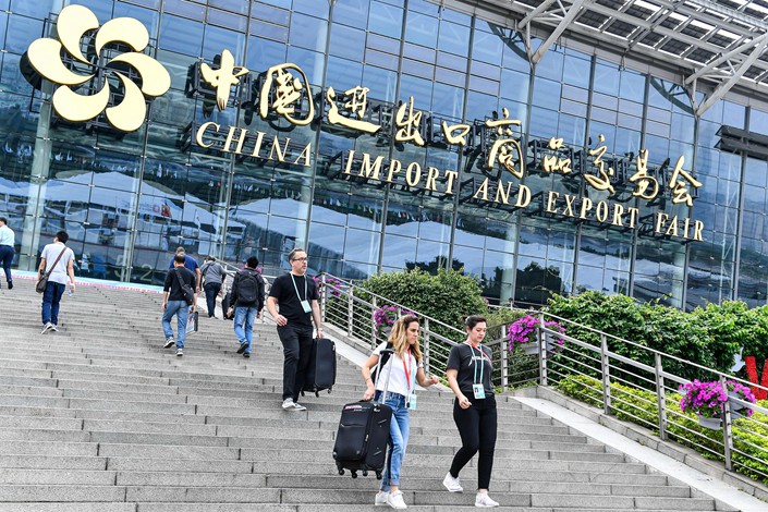 Was ist für ausländische Käufer fair geeignet, um den Lieferanten von China Stationery oder Art Supplies zu finden?